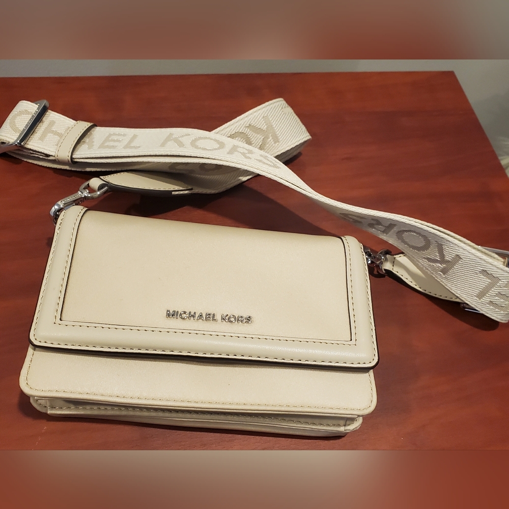 MICHAEL Michael Kors Cream Crossbody Bag - Picture 9 of 9